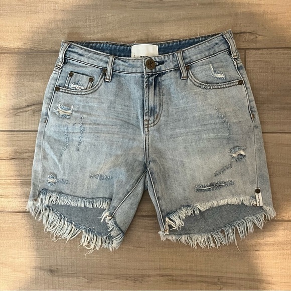 OneTeaspoon Stevie’s Boyfriend Shorts Light Wash Distressed Size 24 - Picture 2 of 8